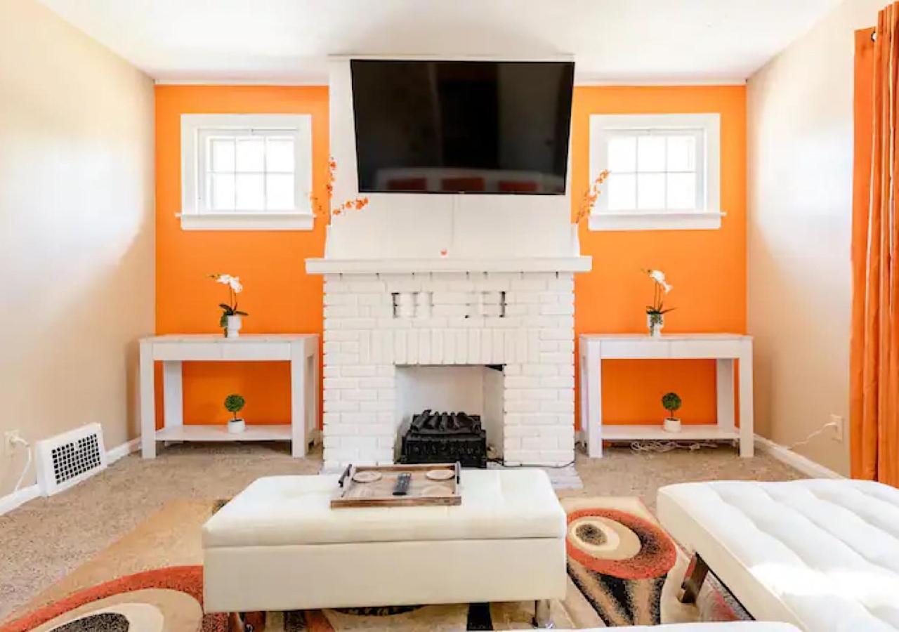 La Naranja Retreat - Cozy Duplex Near Downtown With Parking, 300 Mb Wifi & Self Check In Villa Cleveland Buitenkant foto