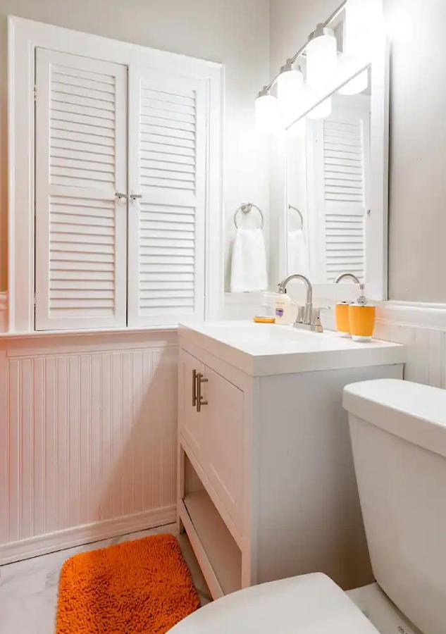 La Naranja Retreat - Cozy Duplex Near Downtown With Parking, 300 Mb Wifi & Self Check In Villa Cleveland Buitenkant foto