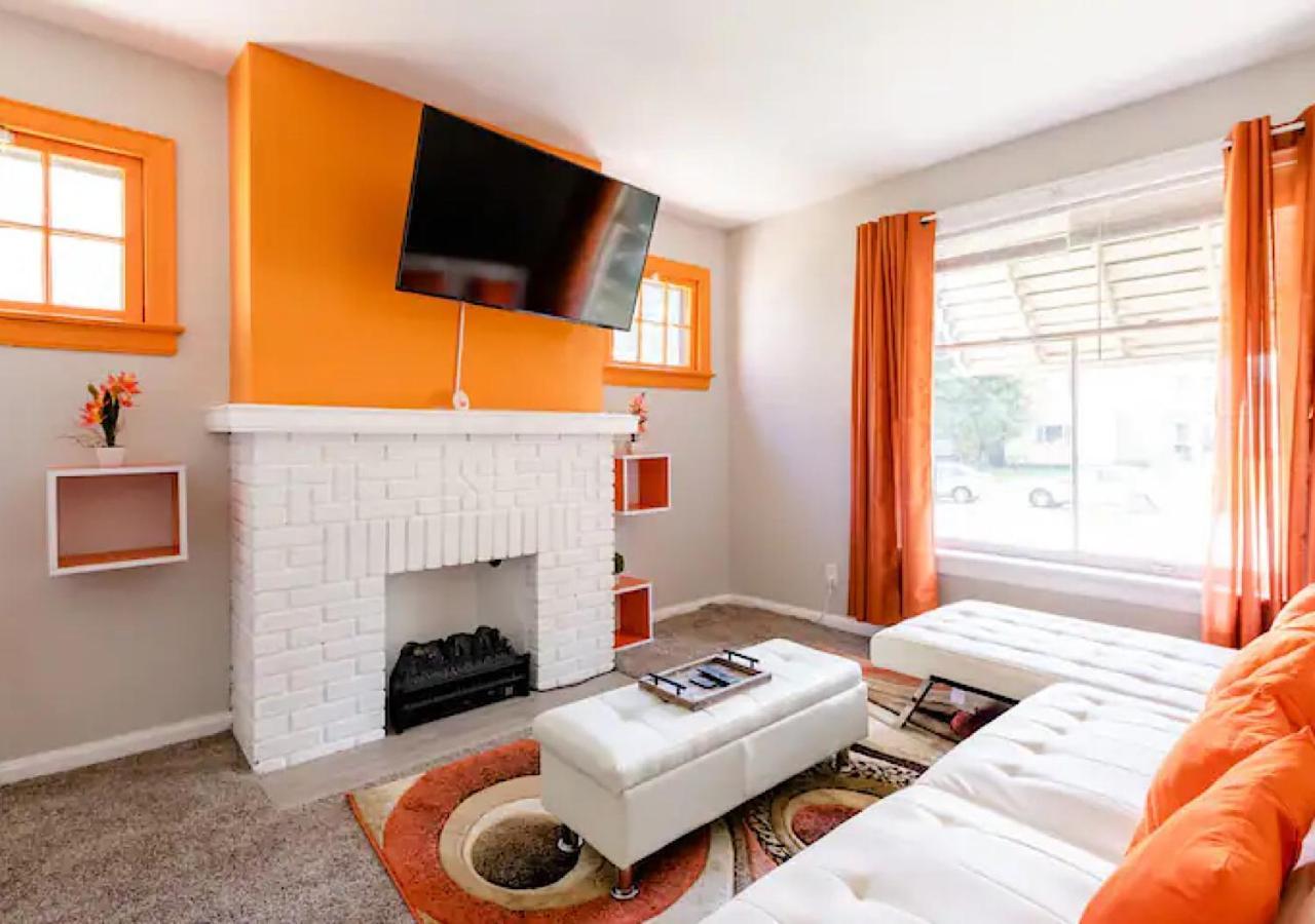La Naranja Retreat - Cozy Duplex Near Downtown With Parking, 300 Mb Wifi & Self Check In Villa Cleveland Buitenkant foto